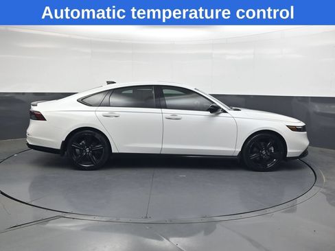 Used 2023 Honda Accord Sport image 3