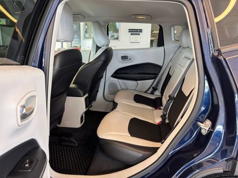 Used 2018 Jeep Compass Latitude w/ Popular Equipment Group AWD/4WD image 26
