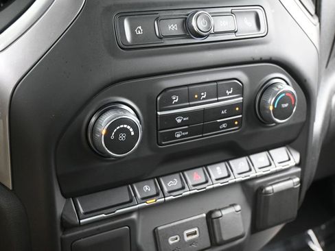Used 2021 Chevrolet Silverado 1500 Custom RWD image 19
