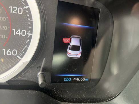 Certified 2021 Toyota Corolla SE FWD image 9