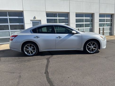 Used 2010 Nissan Maxima 3.5 SV w/ Sport Pkg image 3
