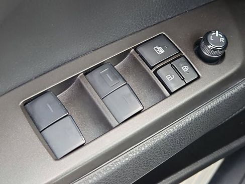 Used 2024 Toyota Camry SE image 30