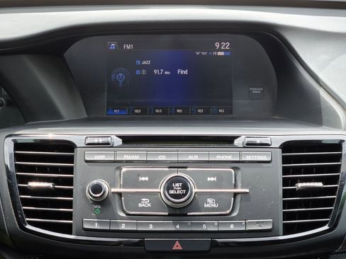 Used 2017 Honda Accord Sport image 14