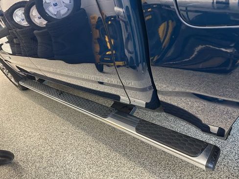 Used 2023 RAM 1500 Laramie AWD/4WD image 17