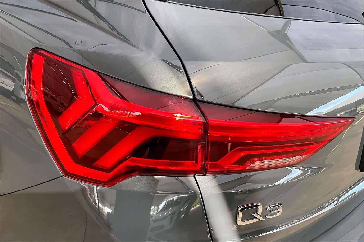 Used 2021 Audi Q3 2.0T Premium AWD/4WD image 28