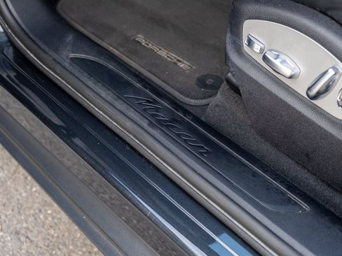Certified 2023 Porsche Macan AWD/4WD image 40