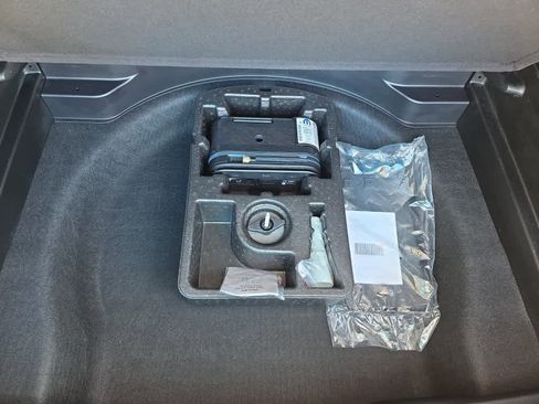 Used 2023 Jeep Cherokee Altitude Lux image 21