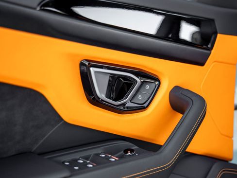 Used 2024 Lamborghini Urus S AWD/4WD image 20
