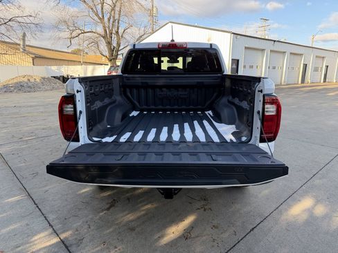 New 2026 GMC Canyon Elevation w/ Convenience Package image 38