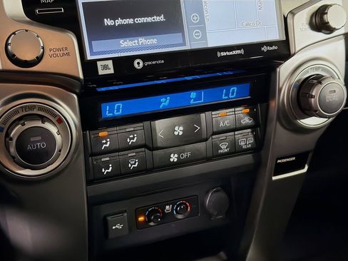 Used 2023 Toyota 4Runner Limited AWD/4WD image 17