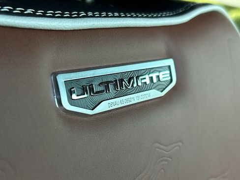 New 2026 GMC Sierra 2500 Denali Ultimate w/ LPO, Black Badging Package AWD/4WD image 31