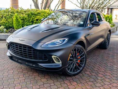 Used 2022 Aston Martin DBX image 46