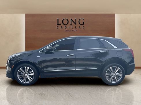 Used 2025 Cadillac XT5 Premium Luxury image 2