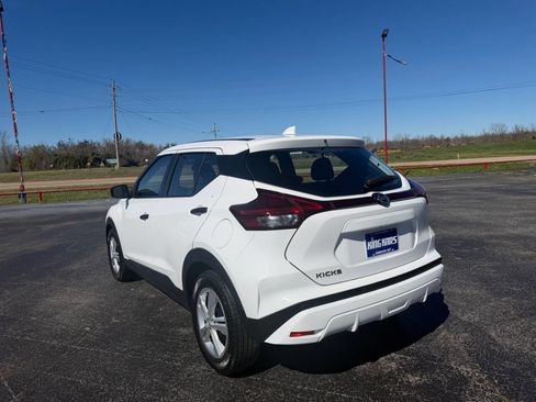 Used 2021 Nissan Kicks S image 8