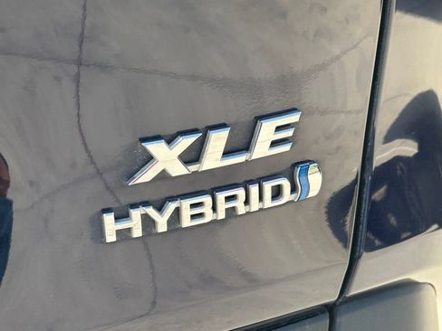 Used 2023 Toyota RAV4 XLE AWD/4WD image 13