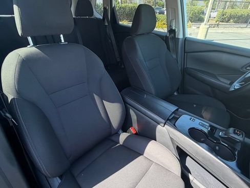 Used 2024 Nissan Rogue S FWD image 19