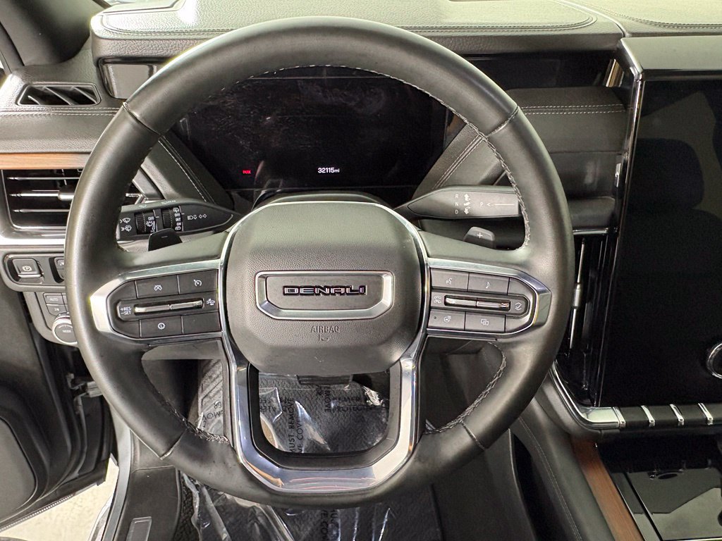Used 2025 GMC Yukon XL Denali AWD/4WD image 28