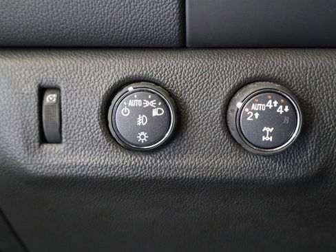 Used 2022 Chevrolet Colorado LT w/ LT Convenience Package image 32