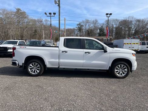 Used 2023 Chevrolet Silverado 1500 Custom image 4