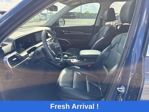 Used 2023 Kia Telluride S w/ S Sunroof Package FWD image 2