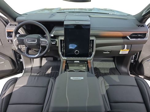 New 2026 GMC Yukon Denali w/ Sun & Power Step Package image 9