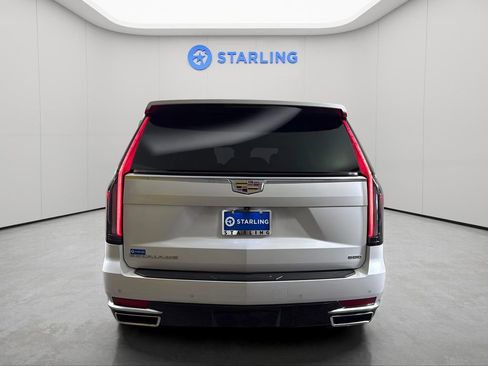 Used 2022 Cadillac Escalade Luxury image 7