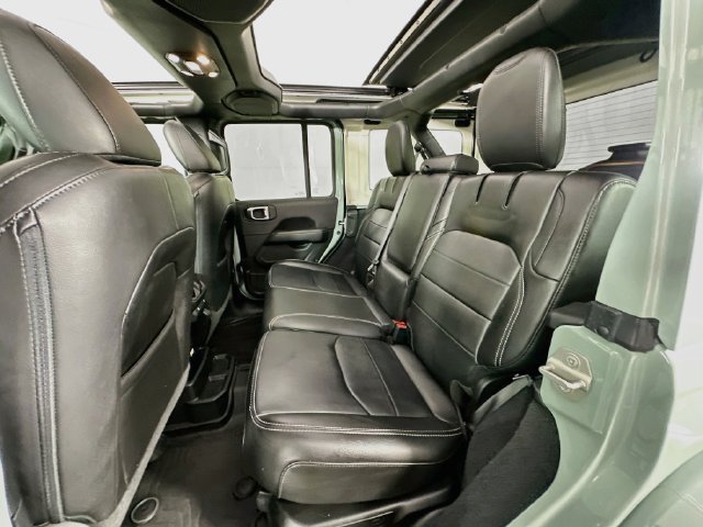 Used 2023 Jeep Wrangler Unlimited Sahara w/ Cold Weather Group AWD/4WD image 28
