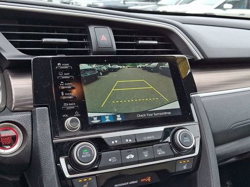 Used 2019 Honda Civic Touring image 18