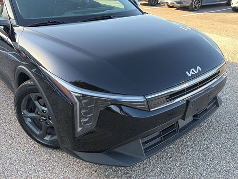 Used 2025 Kia K4 FWD image 8
