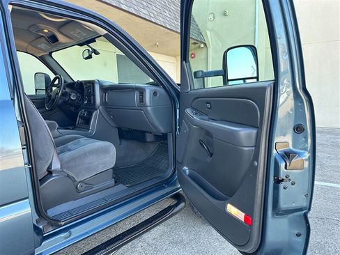 Used 2006 Chevrolet Silverado 3500 LT w/ Skid Plate Package AWD/4WD image 96