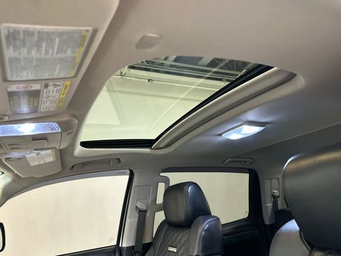 Used 2019 Toyota Tundra Platinum AWD/4WD image 30