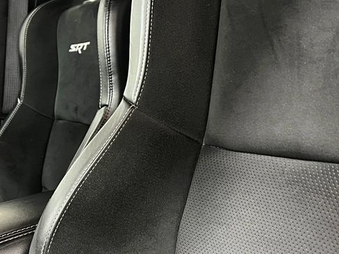 Used 2019 Dodge Durango SRT w/ Technology Group AWD/4WD image 21