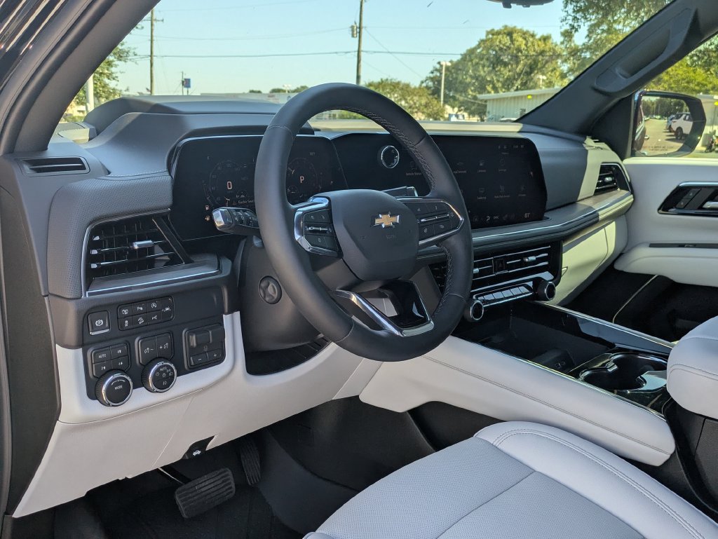 Used 2026 Chevrolet Tahoe Premier AWD/4WD image 23