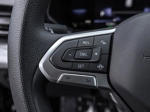 Used 2022 Volkswagen Taos S image 13