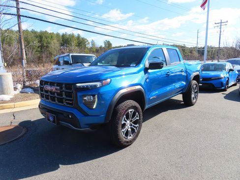 Used 2023 GMC Canyon AT4 w/ AT4 Premium Package image 3