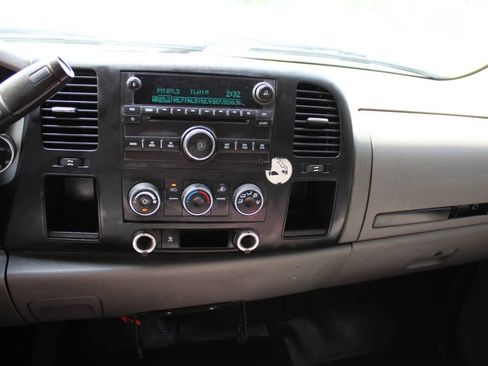 Used 2009 Chevrolet Silverado 2500 W/T RWD image 9