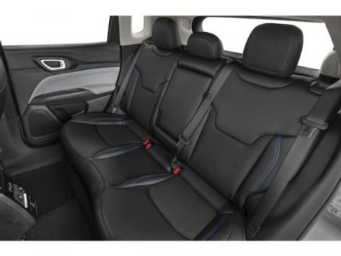 Used 2022 Jeep Compass Latitude w/ Sun and Sound Group AWD/4WD image 16