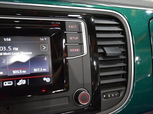 Used 2018 Volkswagen Beetle 2.0T image 29