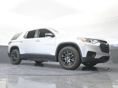 Used 2020 Chevrolet Traverse LS FWD image 58