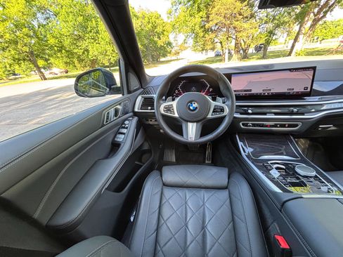 Used 2025 BMW X7 xDrive40i w/ M Sport Package AWD/4WD image 37