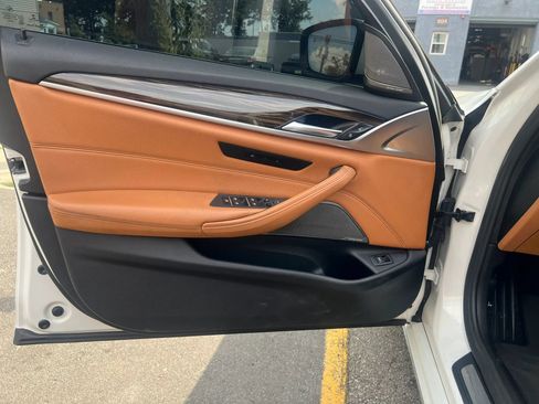Used 2018 BMW 540i xDrive w/ Premium Package AWD/4WD image 12