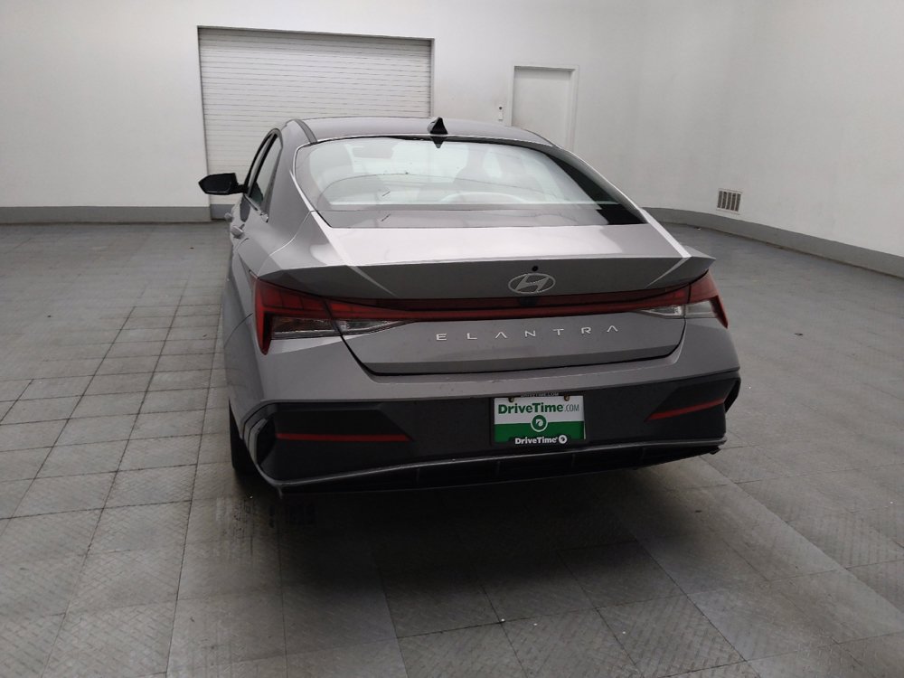 Used 2025 Hyundai Elantra SEL FWD image 6