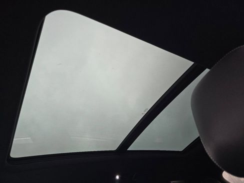 Used 2021 Volkswagen Atlas Cross Sport SEL Premium R-Line image 3