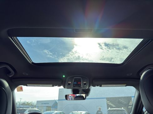 New 2025 Jeep Grand Cherokee L Altitude image 28