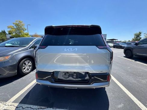 Certified 2024 Kia EV9 GT-Line AWD/4WD image 3