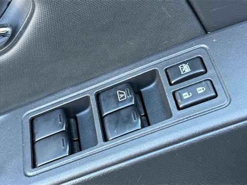 Used 2024 Nissan Frontier SV w/ SV Convenience Package image 12