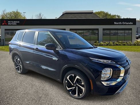 New 2025 Mitsubishi Outlander SE AWD/4WD image 2