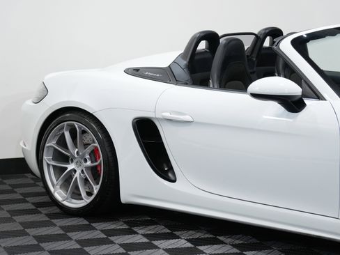 Used 2021 Porsche 718 Boxster Spyder image 15