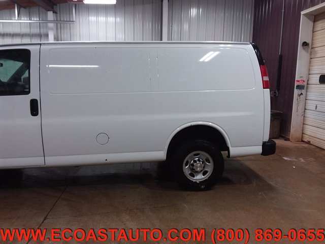 Used 2017 Chevrolet Express 2500 RWD image 7