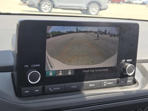 Used 2023 Honda Accord EX image 6